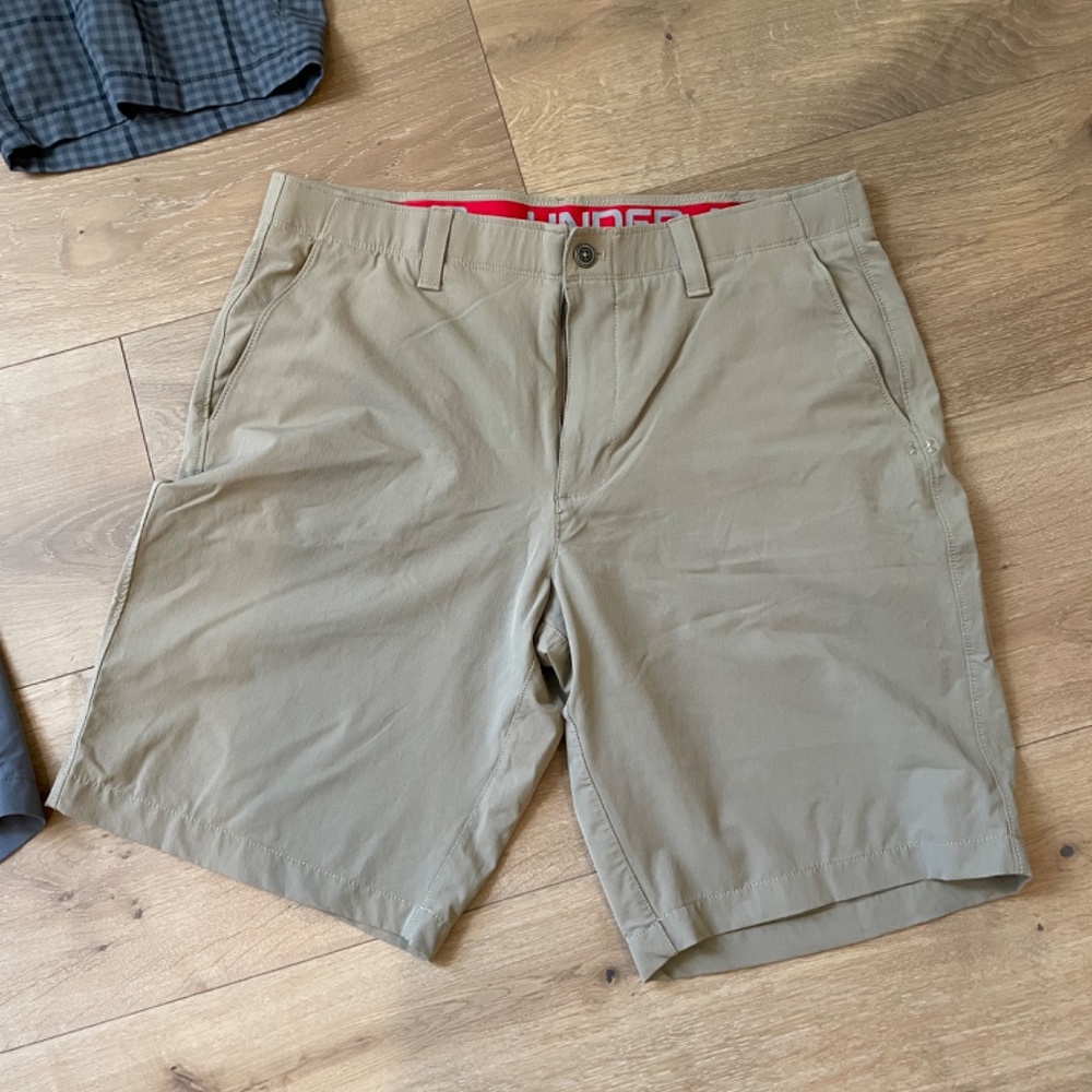 A bundle of 3 Men’s Under Armour, UA Drive Tapered shorts in great condition! - Picture 2 of 16
